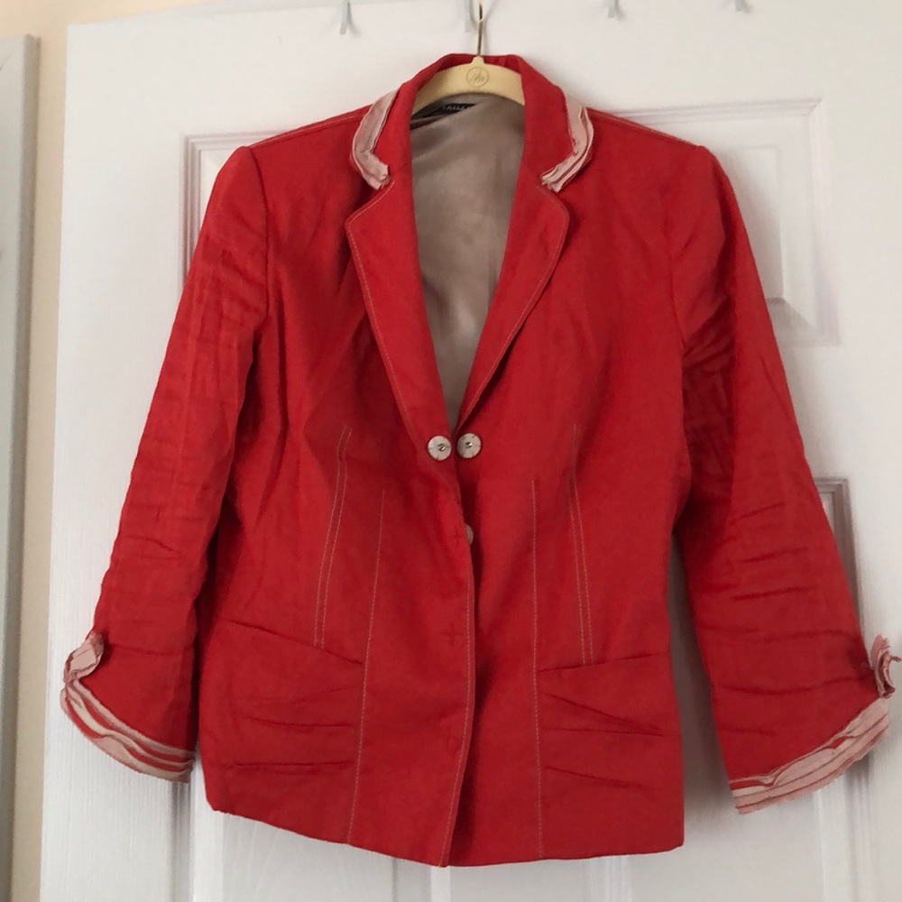 Women’s dress jacket gently worn